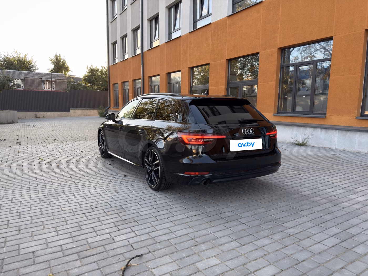 Audi A4 фото 4