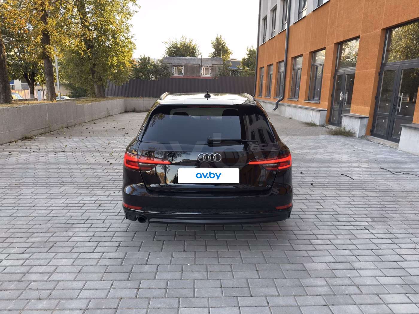 Audi A4 фото 5