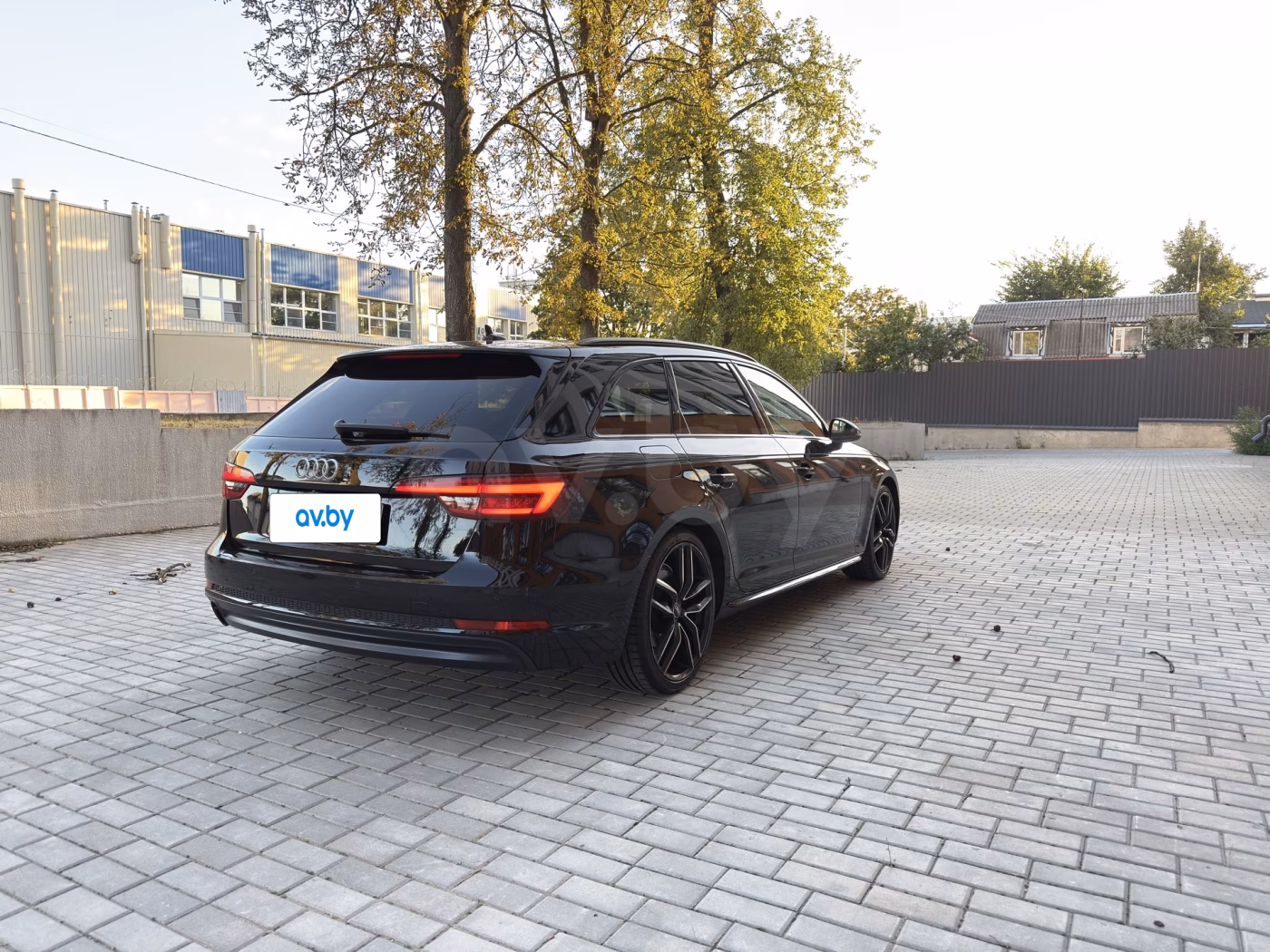 Audi A4 фото 8