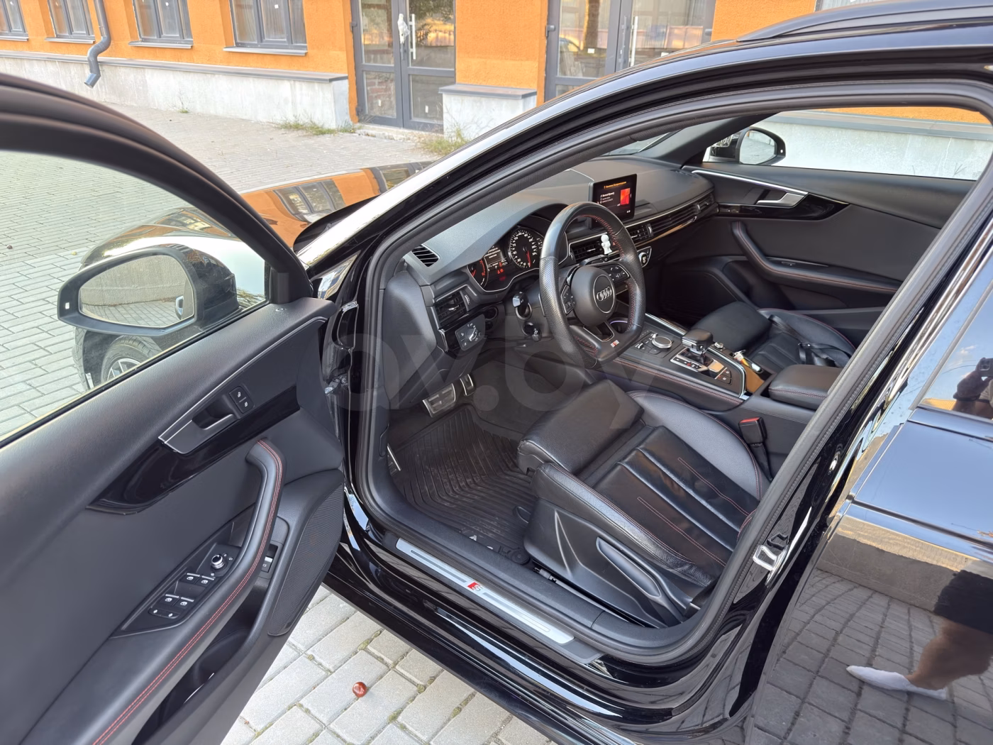 Audi A4 фото 11