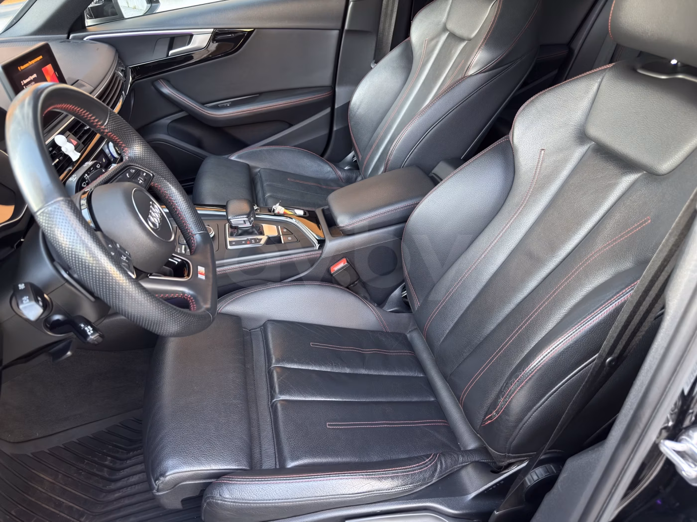 Audi A4 фото 12