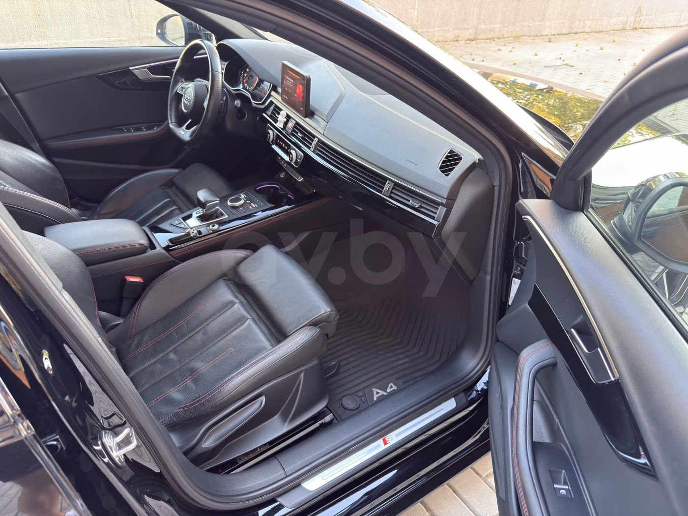 Audi A4 фото 15