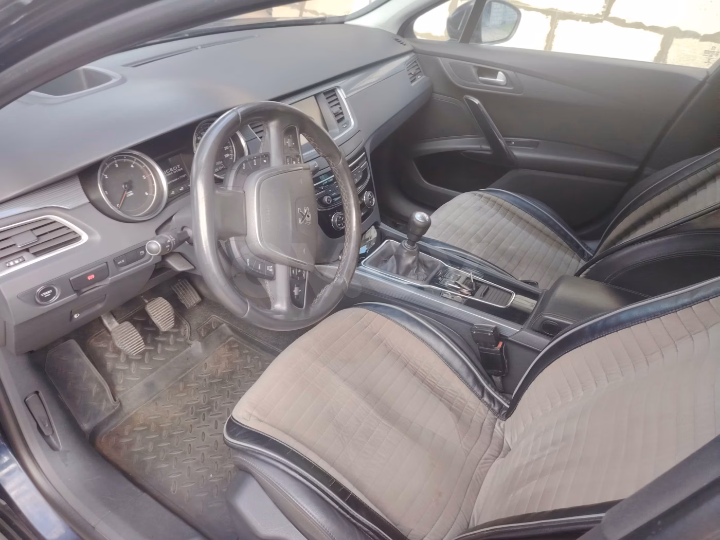 Peugeot 508 фото 10