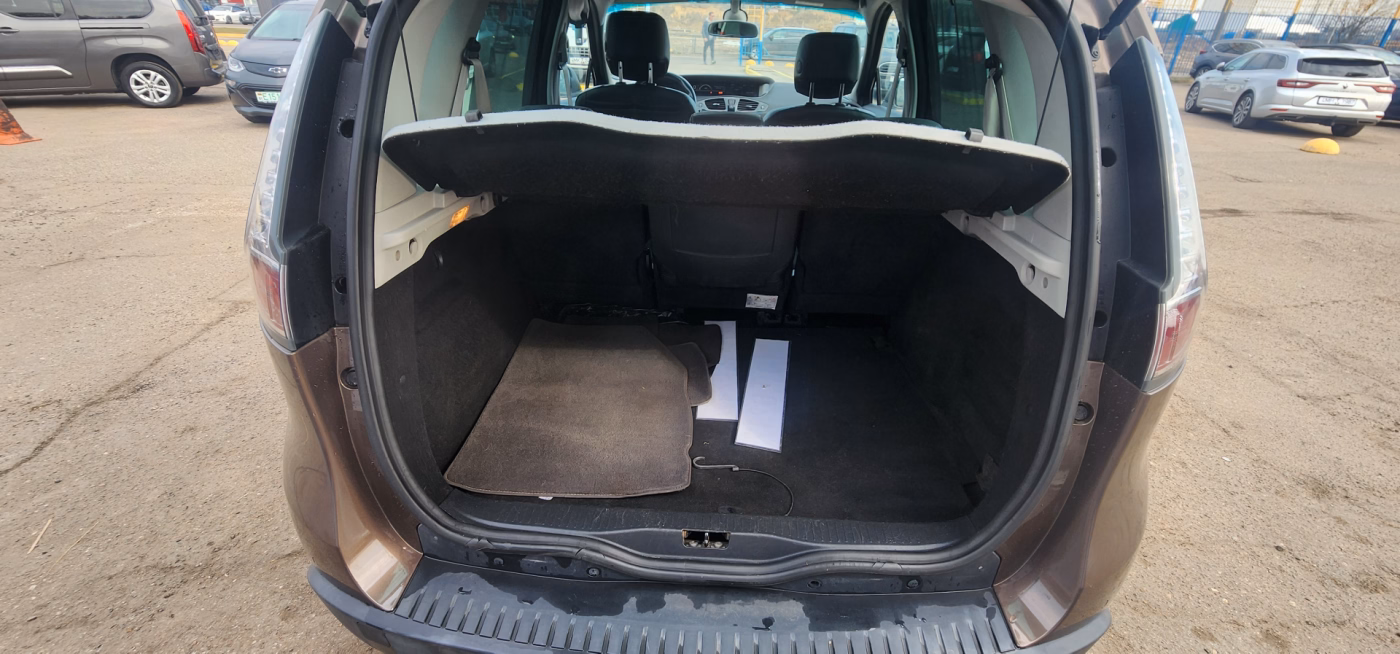 Renault Scenic фото 13