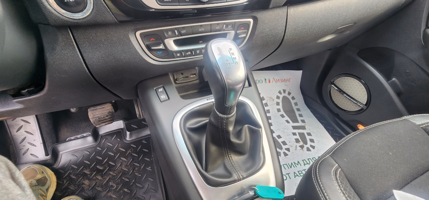Renault Scenic фото 18