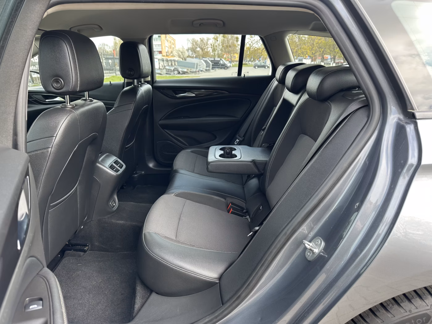 Opel Insignia фото 12