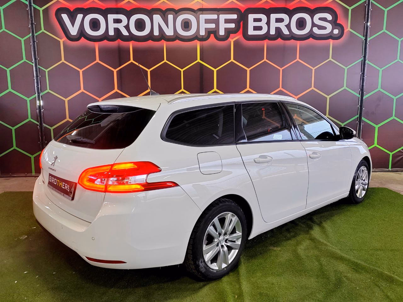 Peugeot 308 фото 2