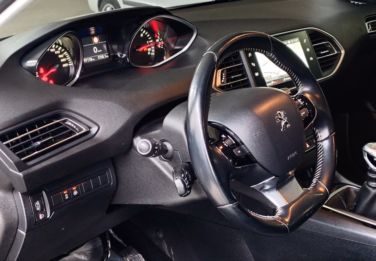 Peugeot 308 фото 5