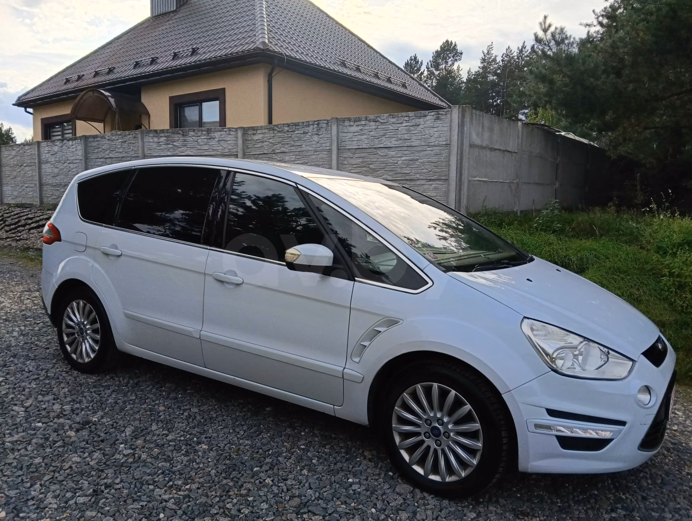Ford S-MAX фото 2