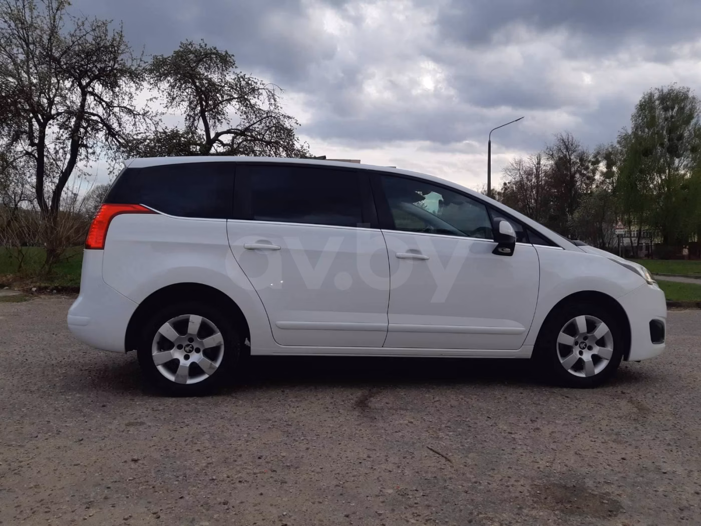 Peugeot 5008 фото 8