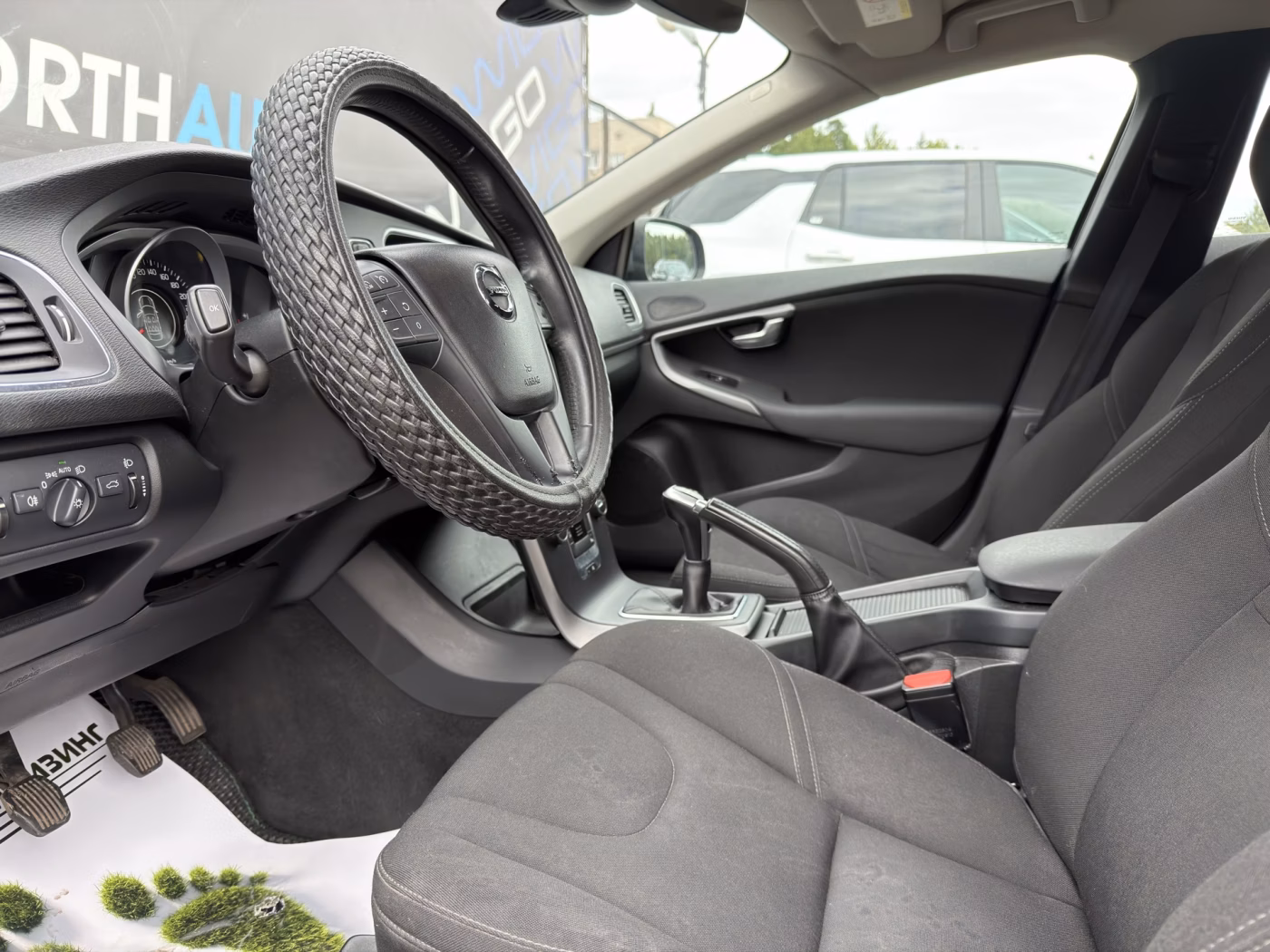Volvo V40 фото 7