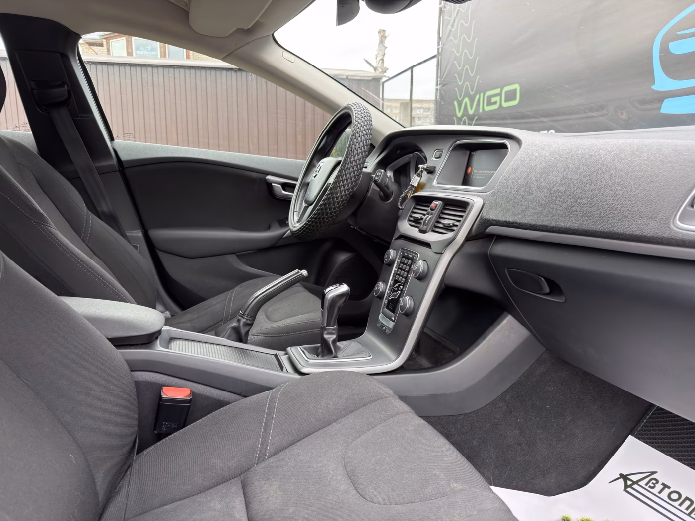 Volvo V40 фото 11