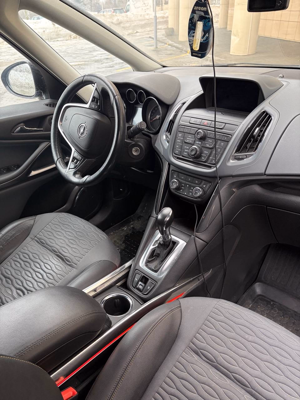 Opel Zafira фото 10