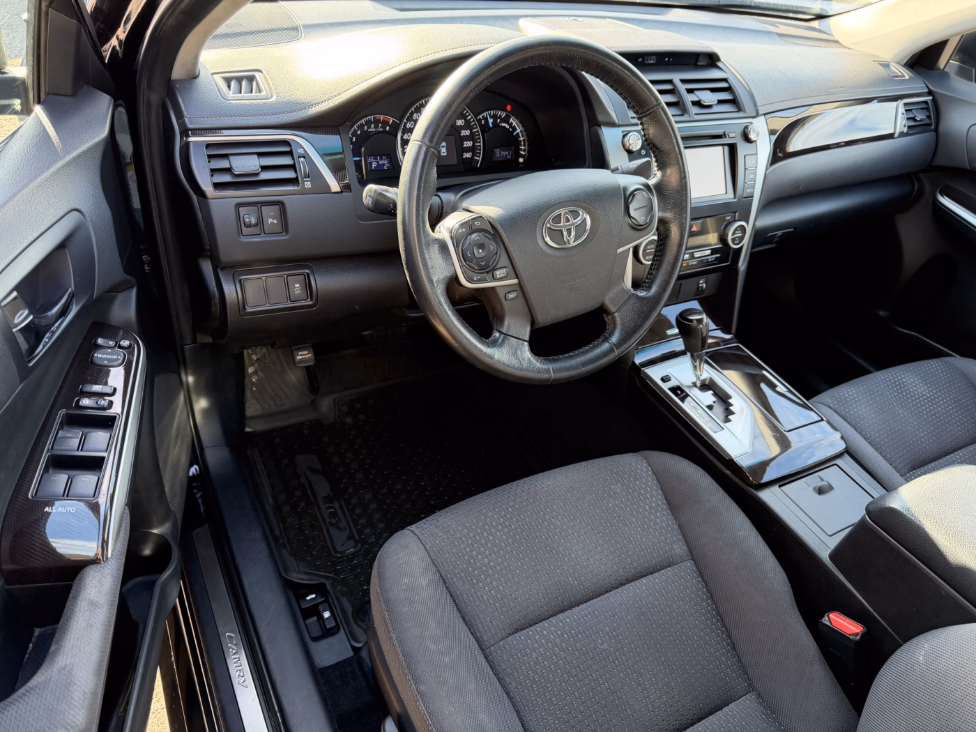 Toyota Camry фото 9