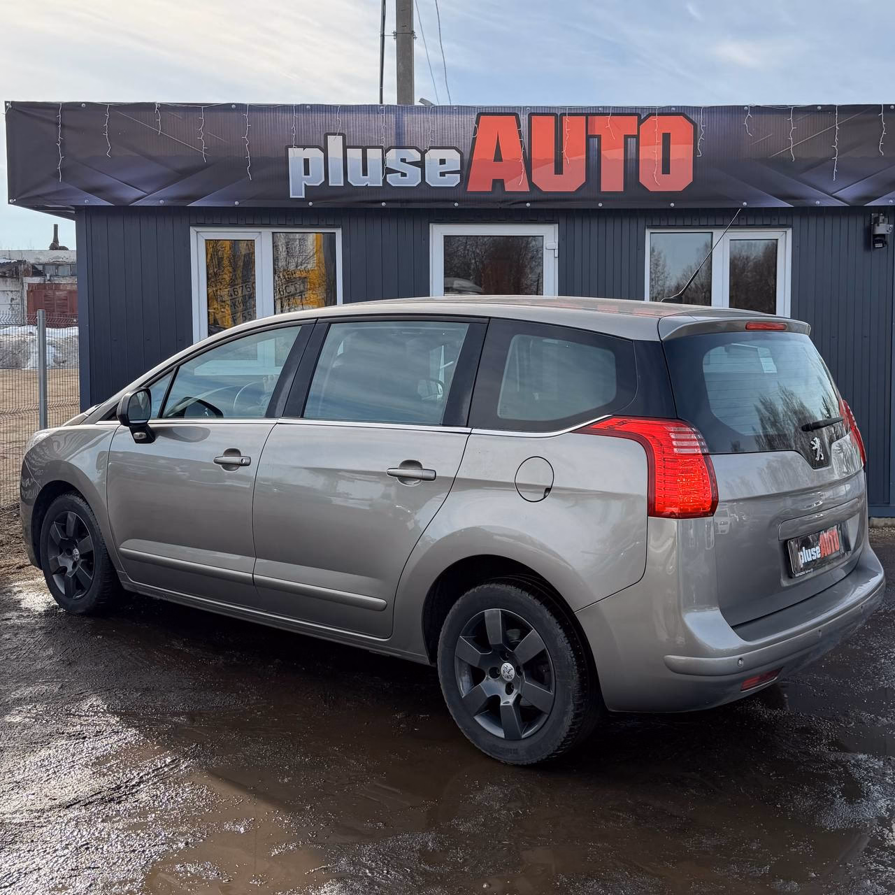 Peugeot 5008 фото 5