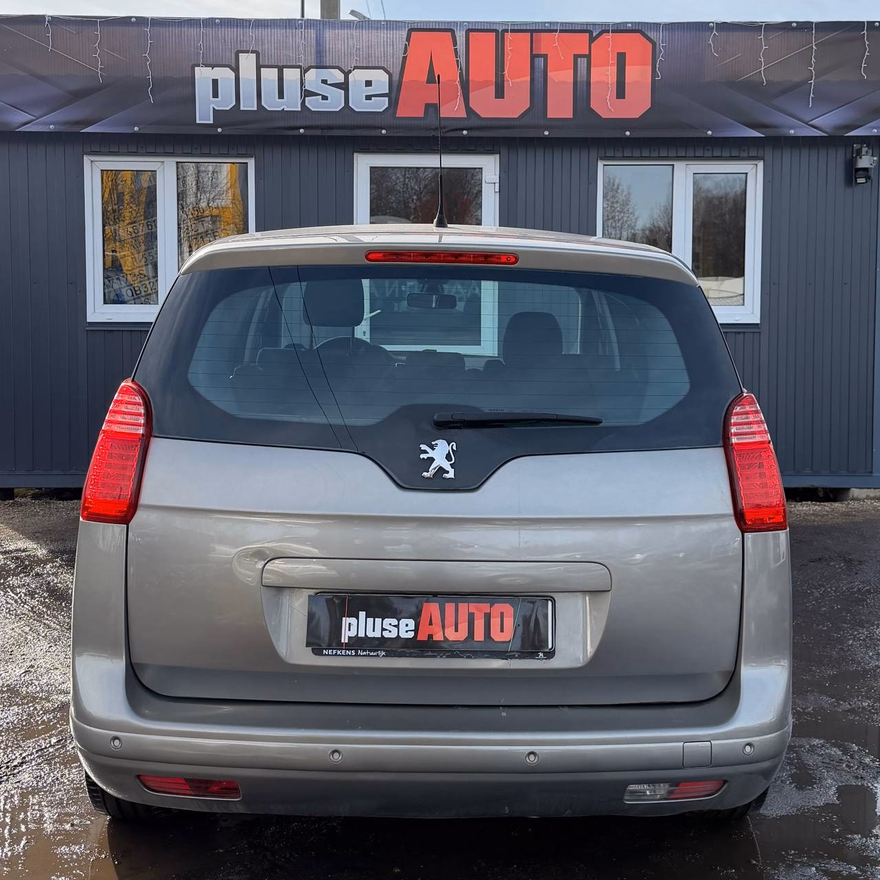Peugeot 5008 фото 6