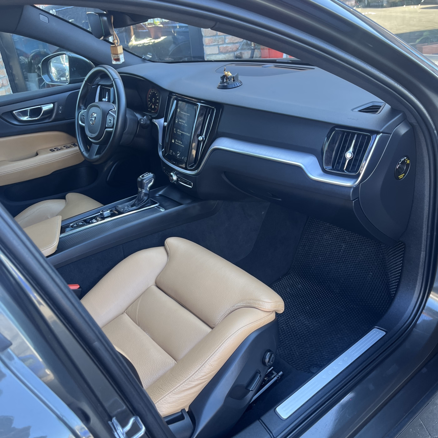 Volvo V60 фото 20