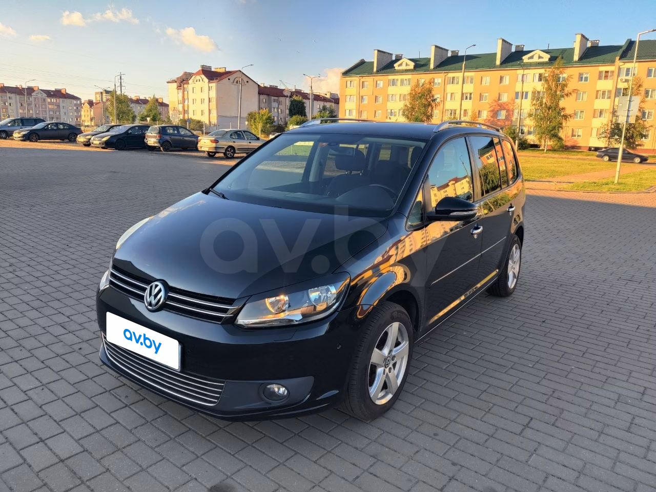 Volkswagen Touran фото 2