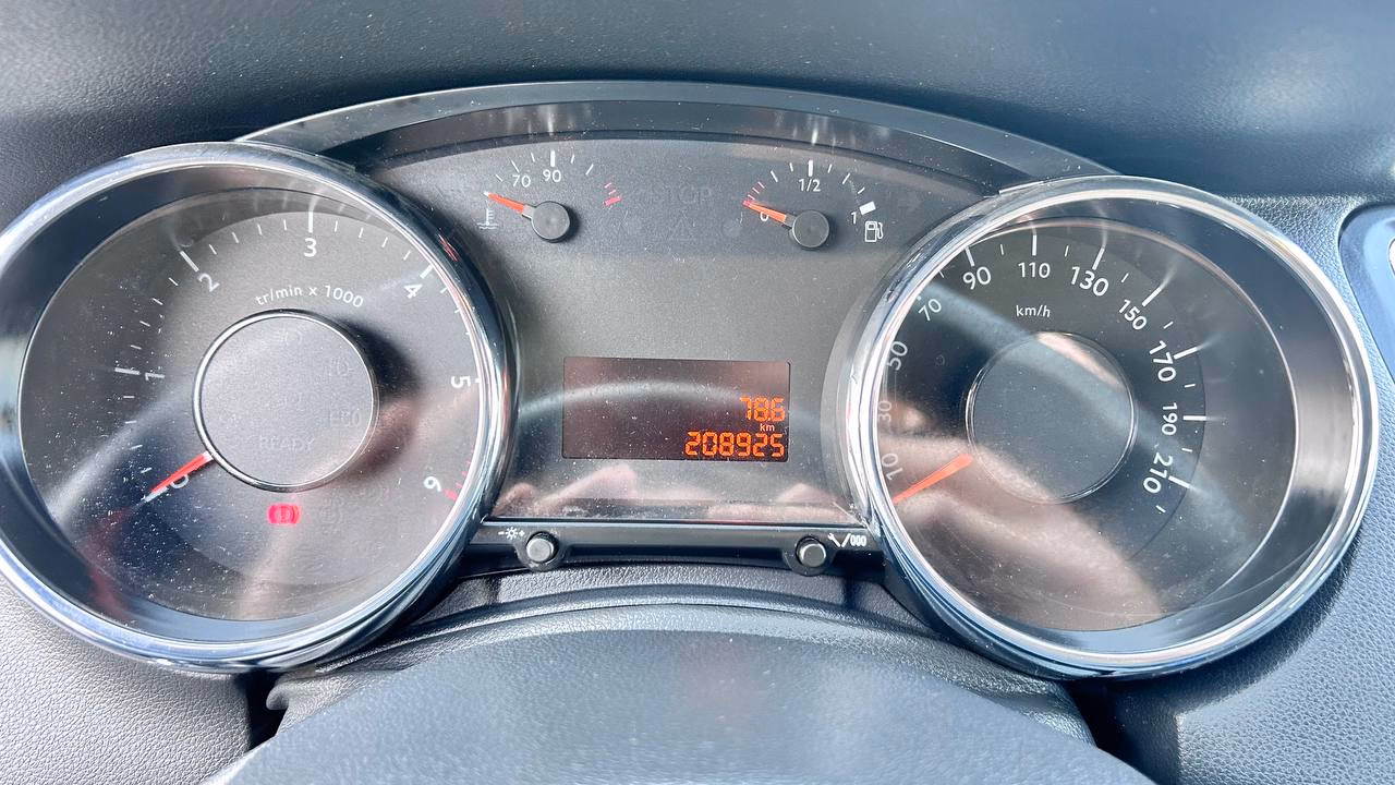Peugeot 5008 фото 12