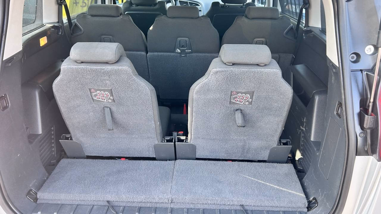 Peugeot 5008 фото 19