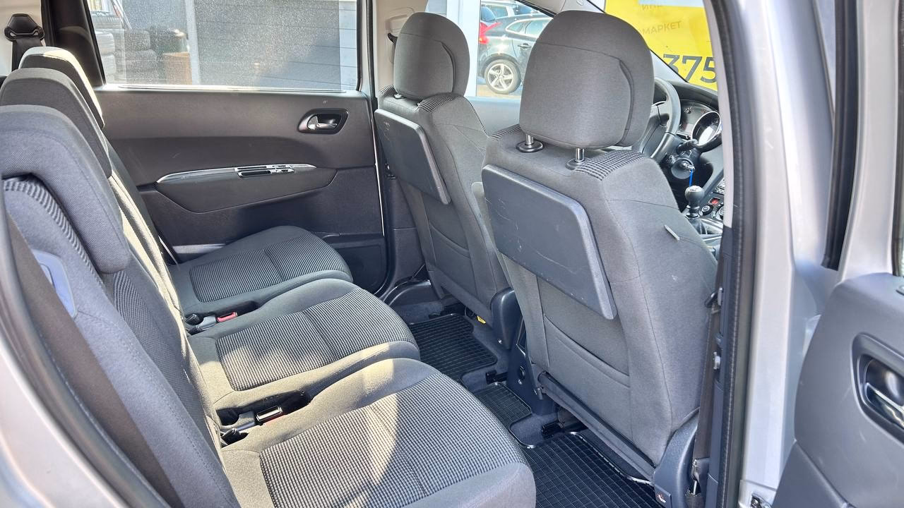 Peugeot 5008 фото 20