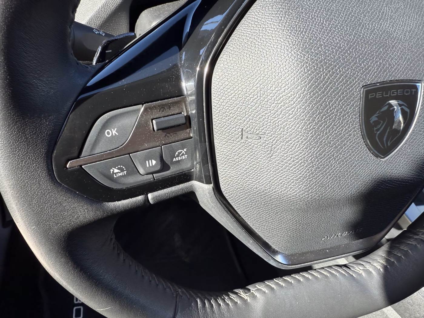 Peugeot 308 фото 10