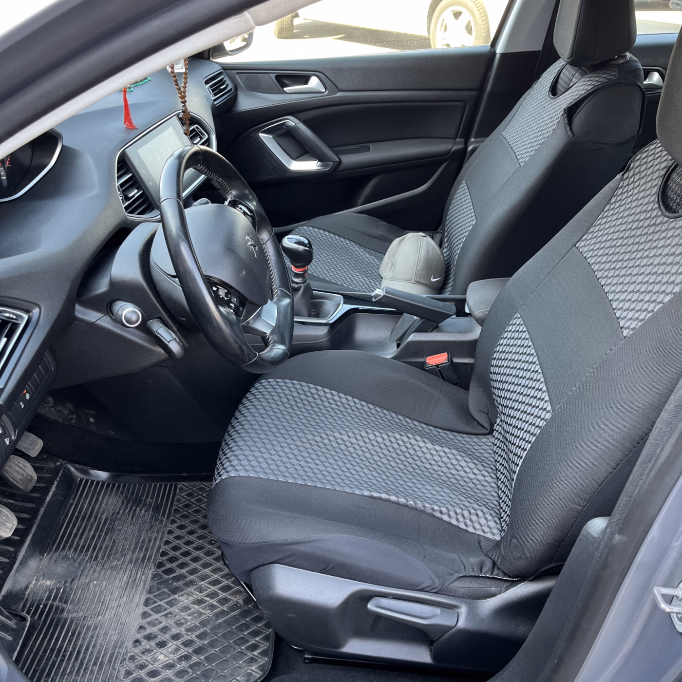 Peugeot 308 фото 10