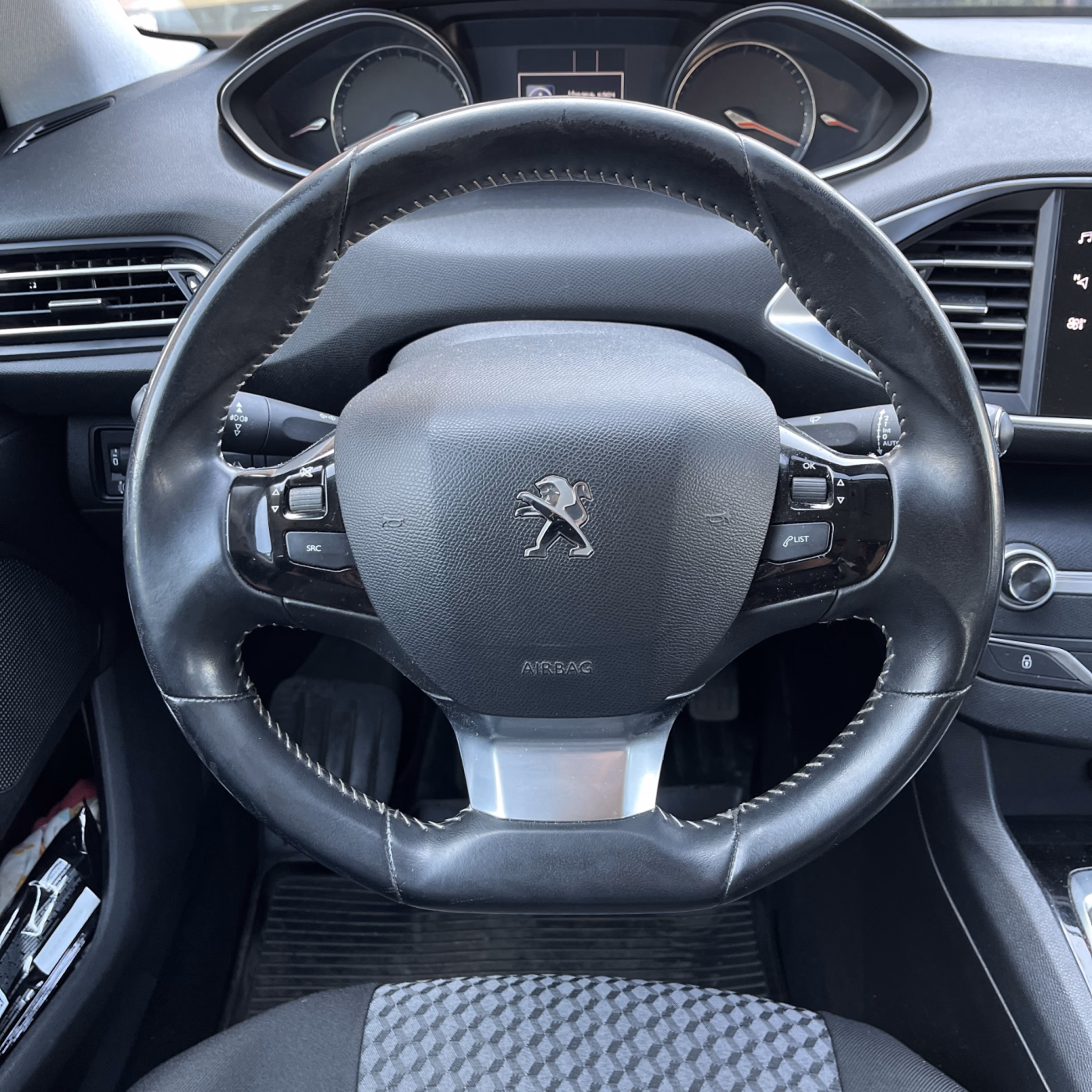 Peugeot 308 фото 17
