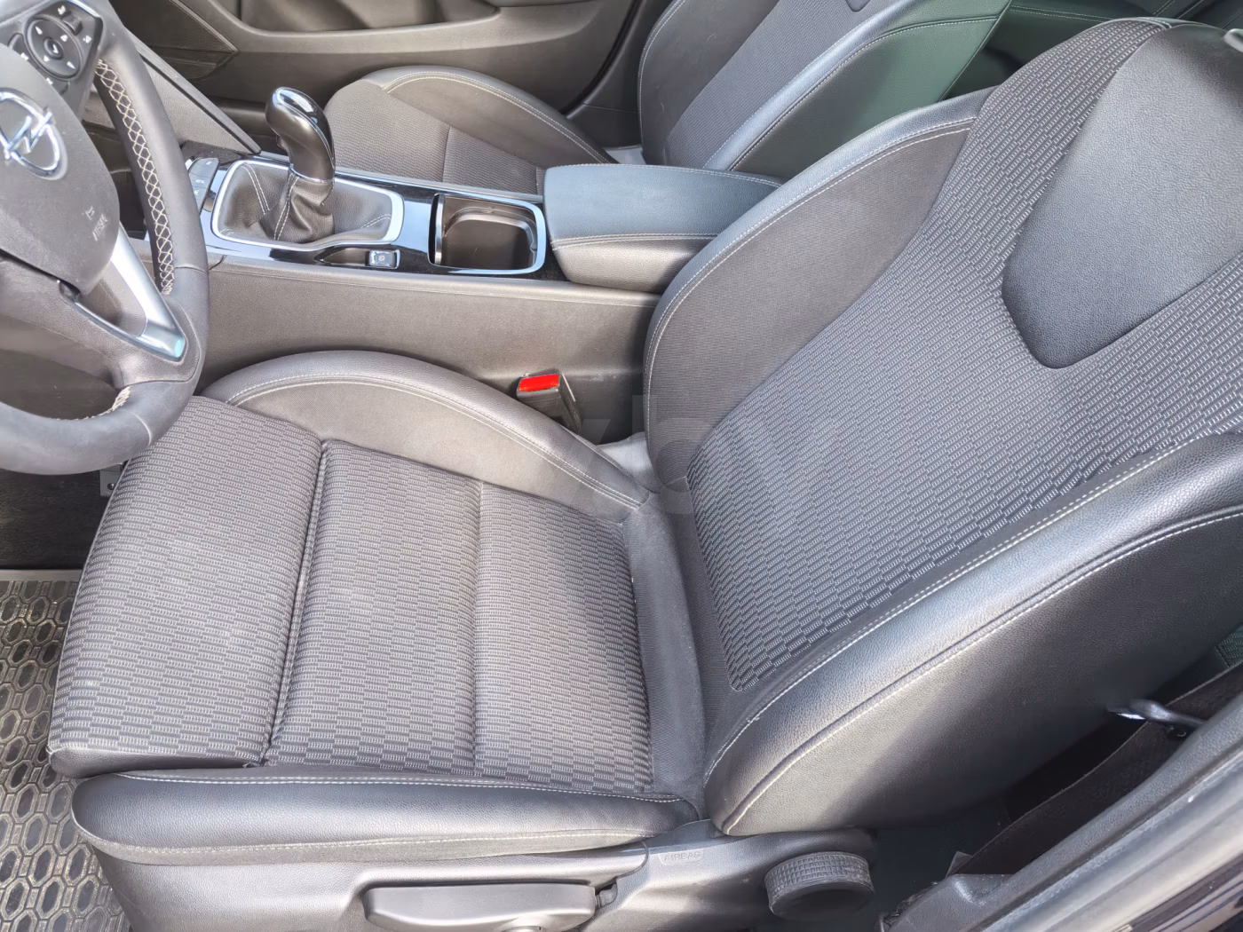 Opel Insignia фото 12