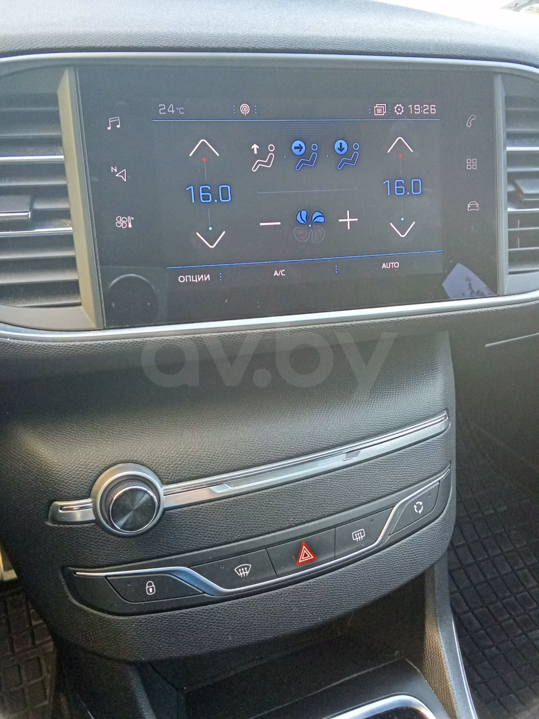 Peugeot 308 фото 9