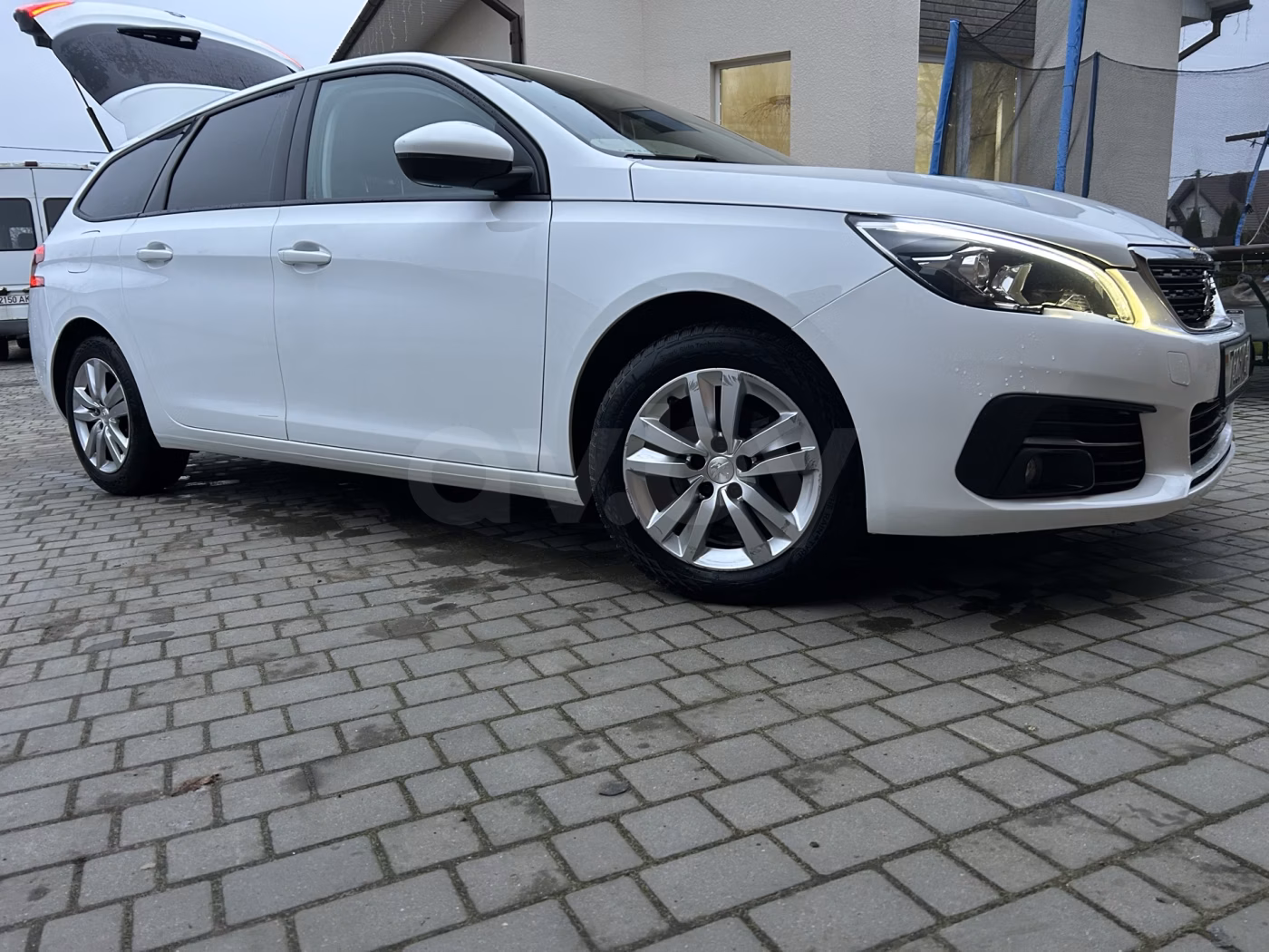 Peugeot 308 фото 2