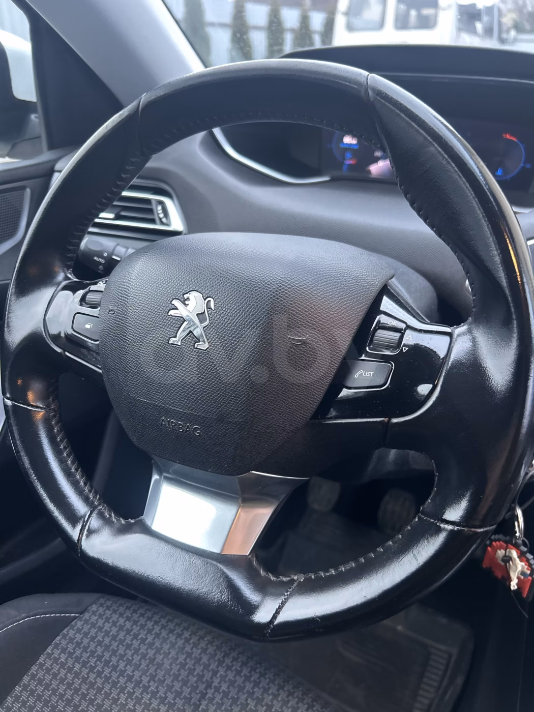 Peugeot 308 фото 8