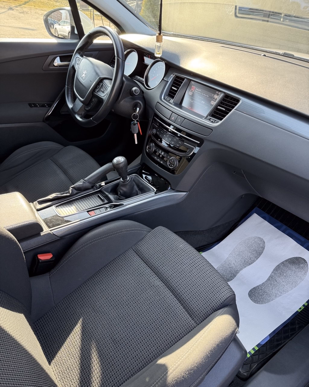 Peugeot 508 фото 11