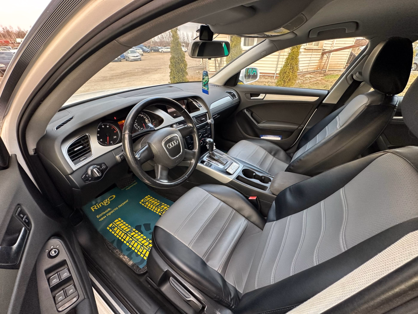 Audi A4 фото 9