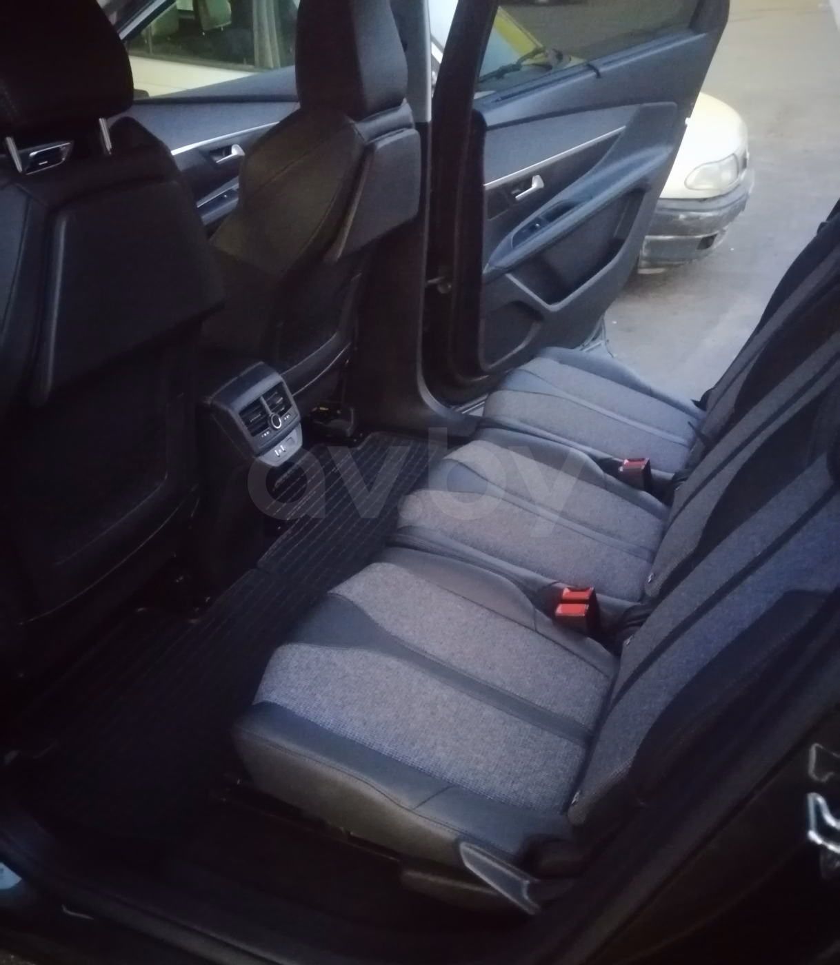Peugeot 5008 фото 12