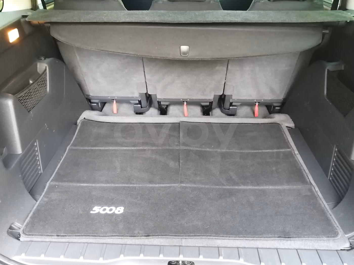 Peugeot 5008 фото 11