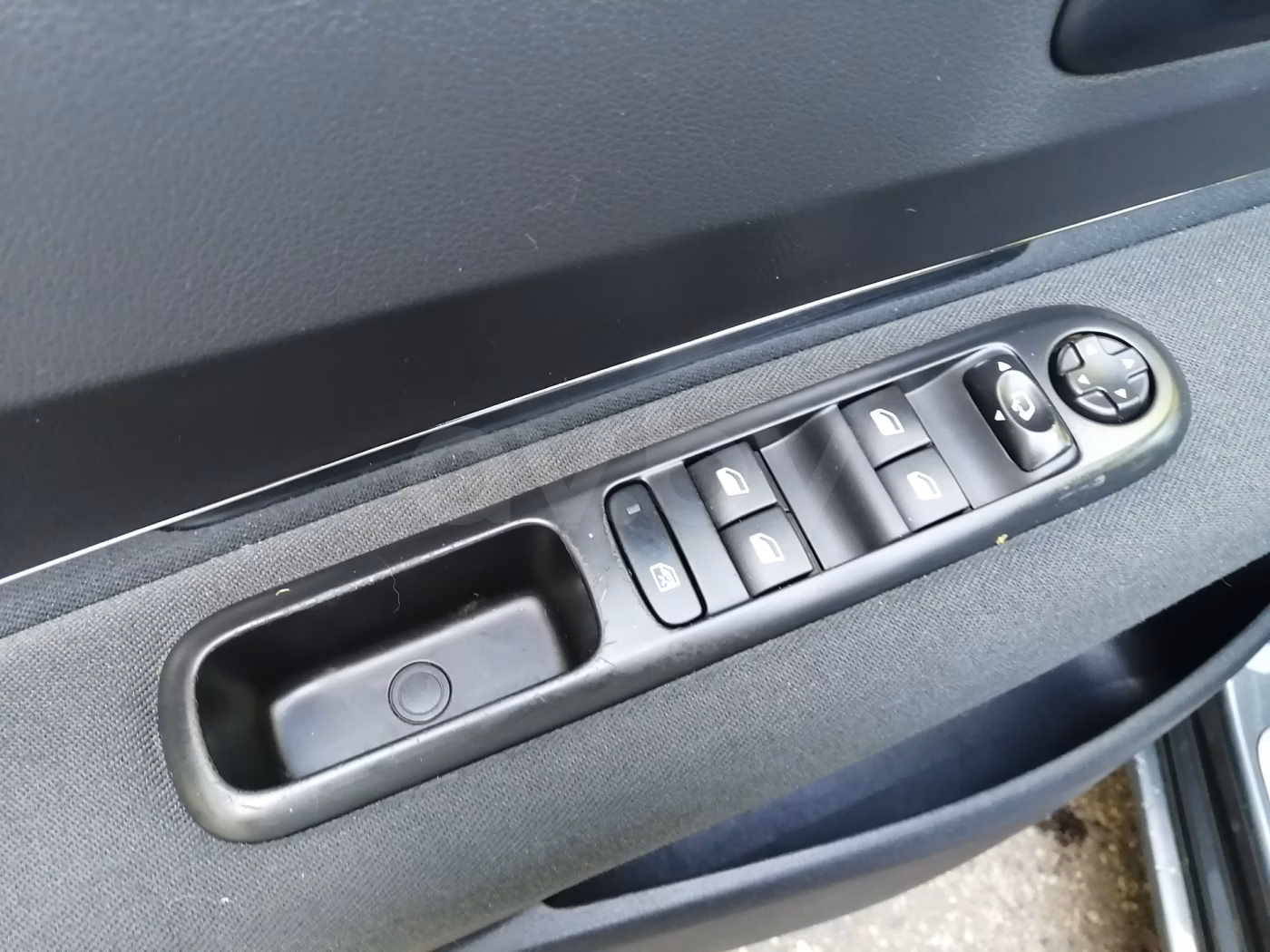 Peugeot 5008 фото 18
