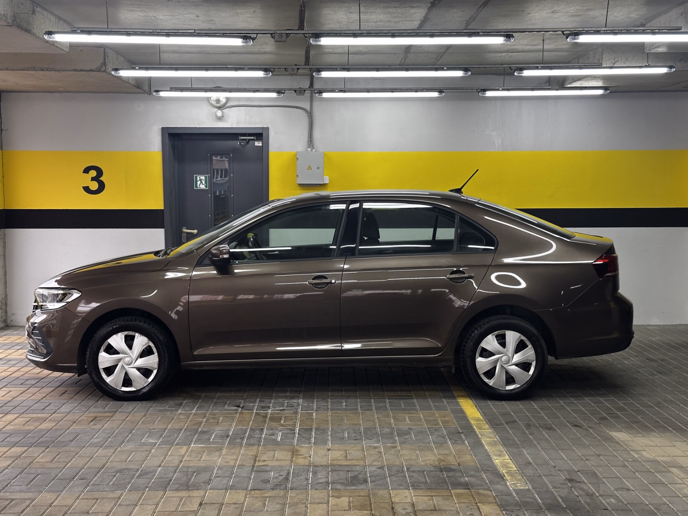 Volkswagen Polo Sedan фото 4