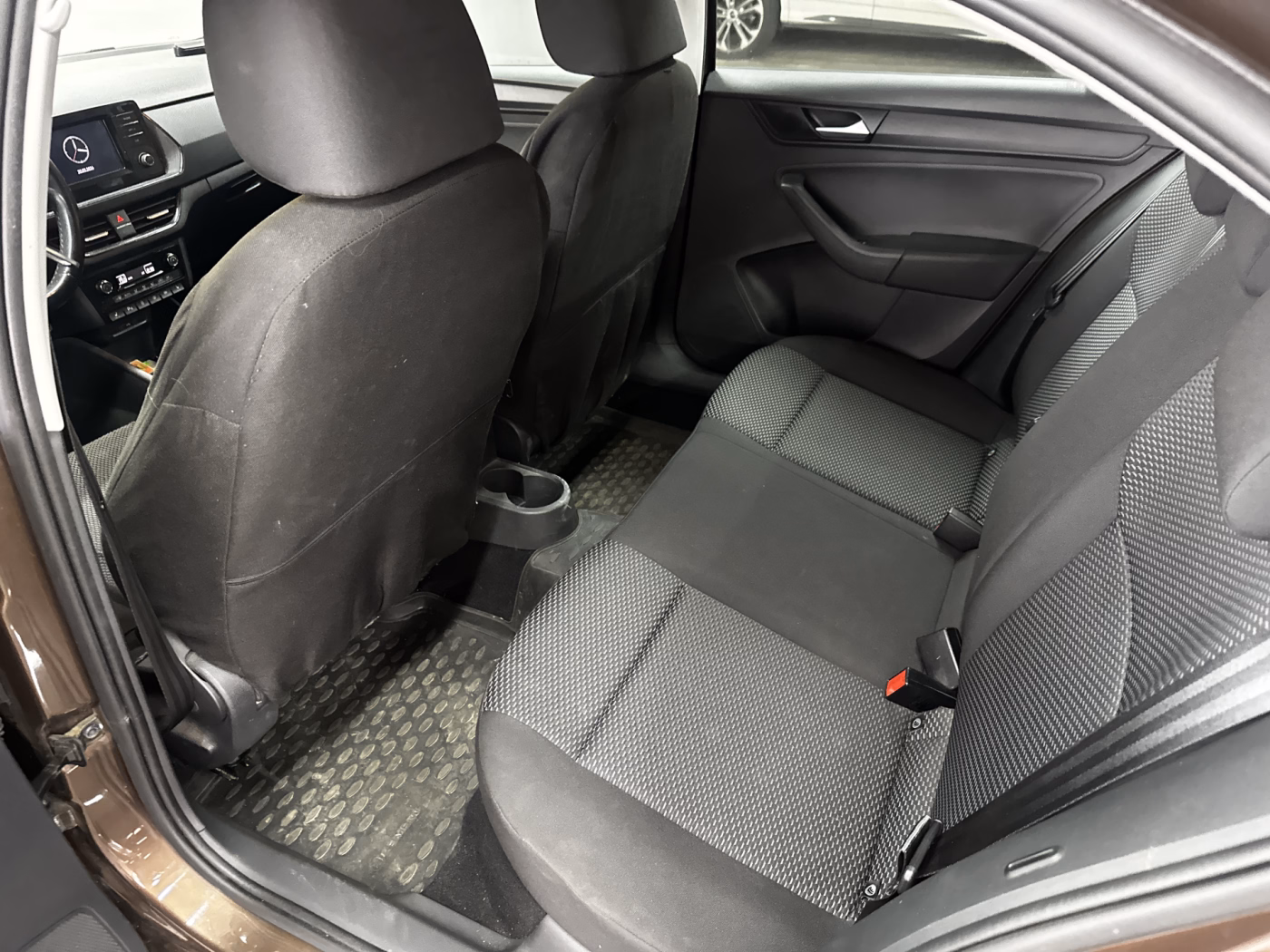 Volkswagen Polo Sedan фото 16