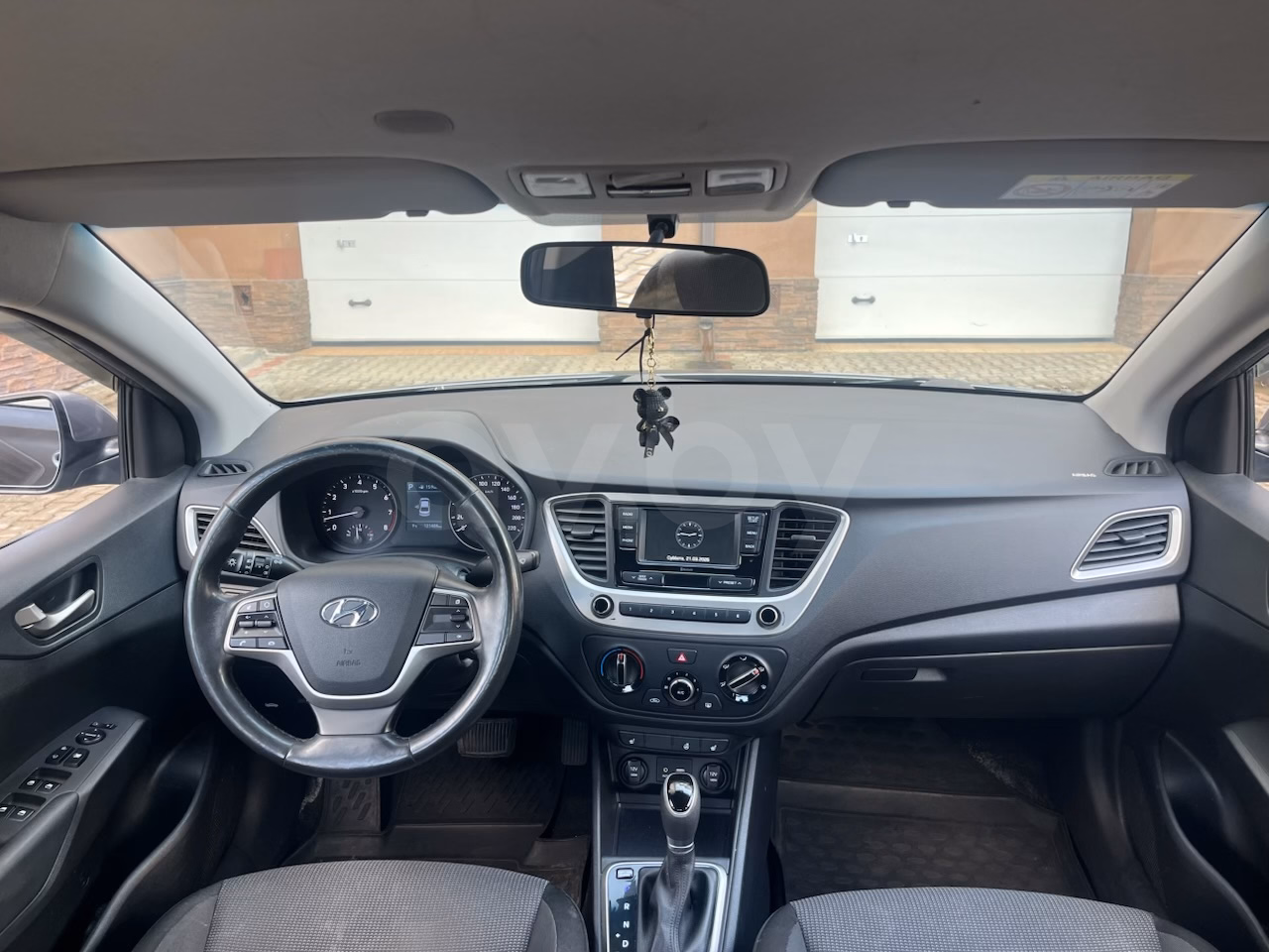 Hyundai Solaris фото 7