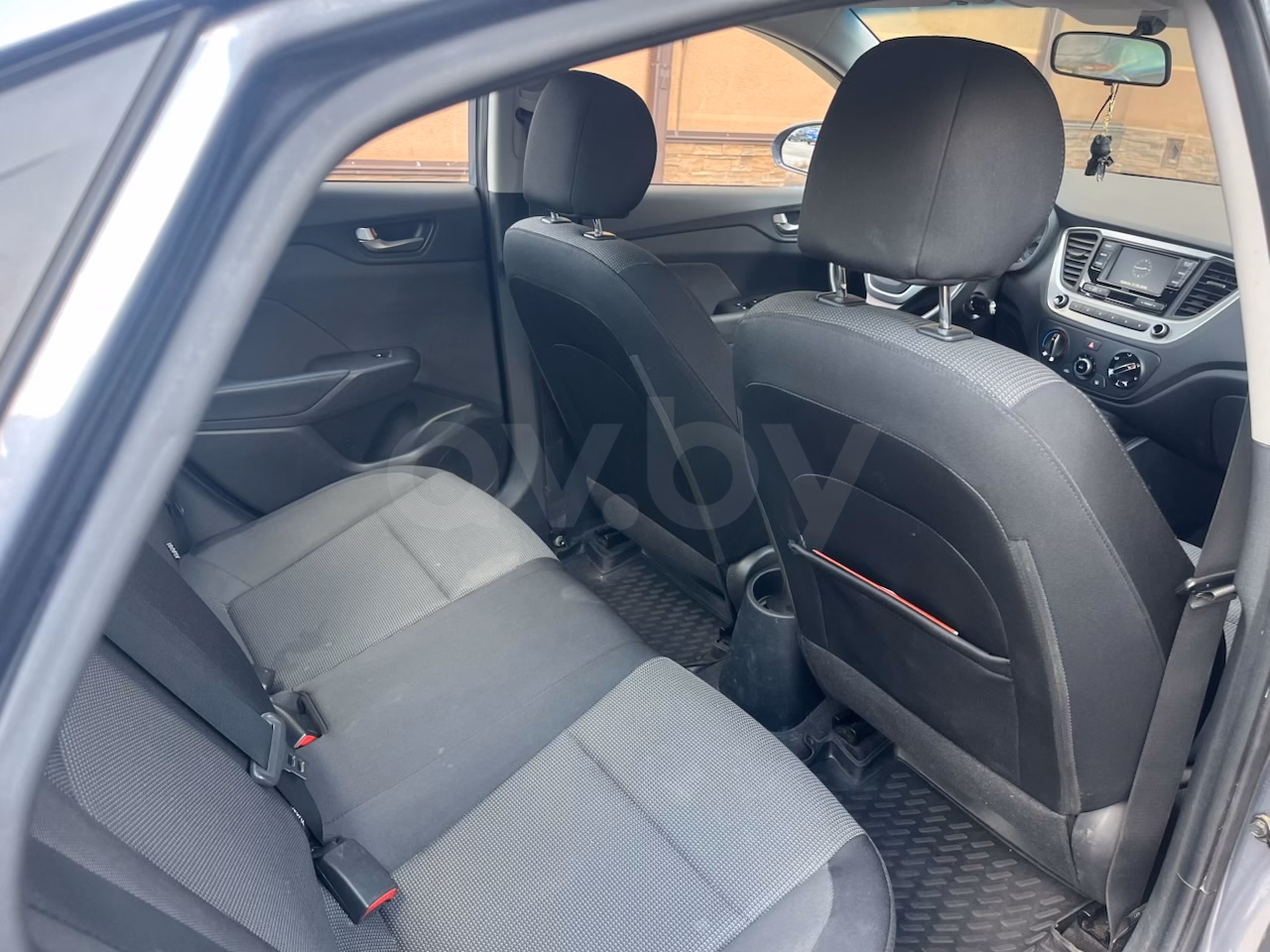 Hyundai Solaris фото 8
