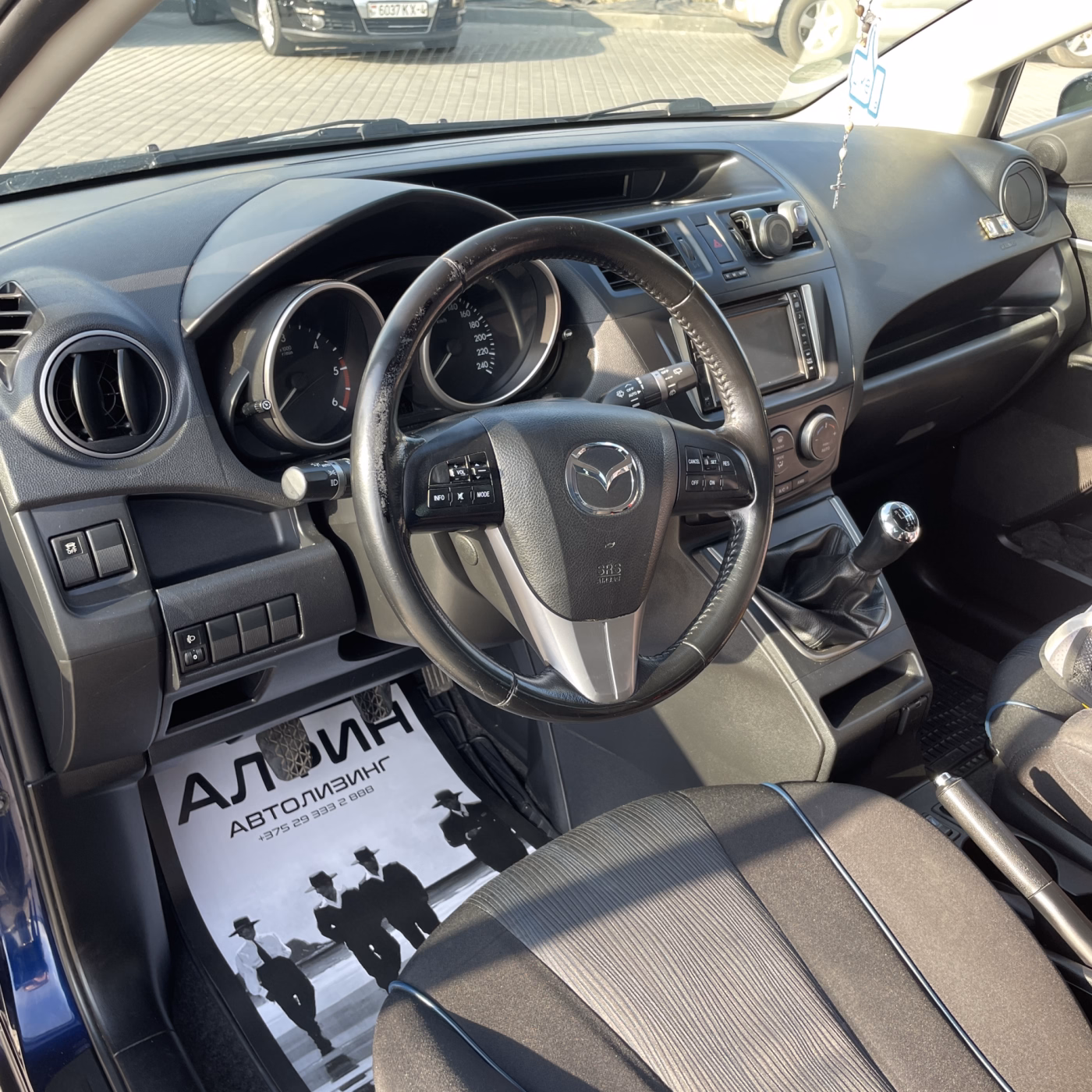 Mazda 5 фото 10