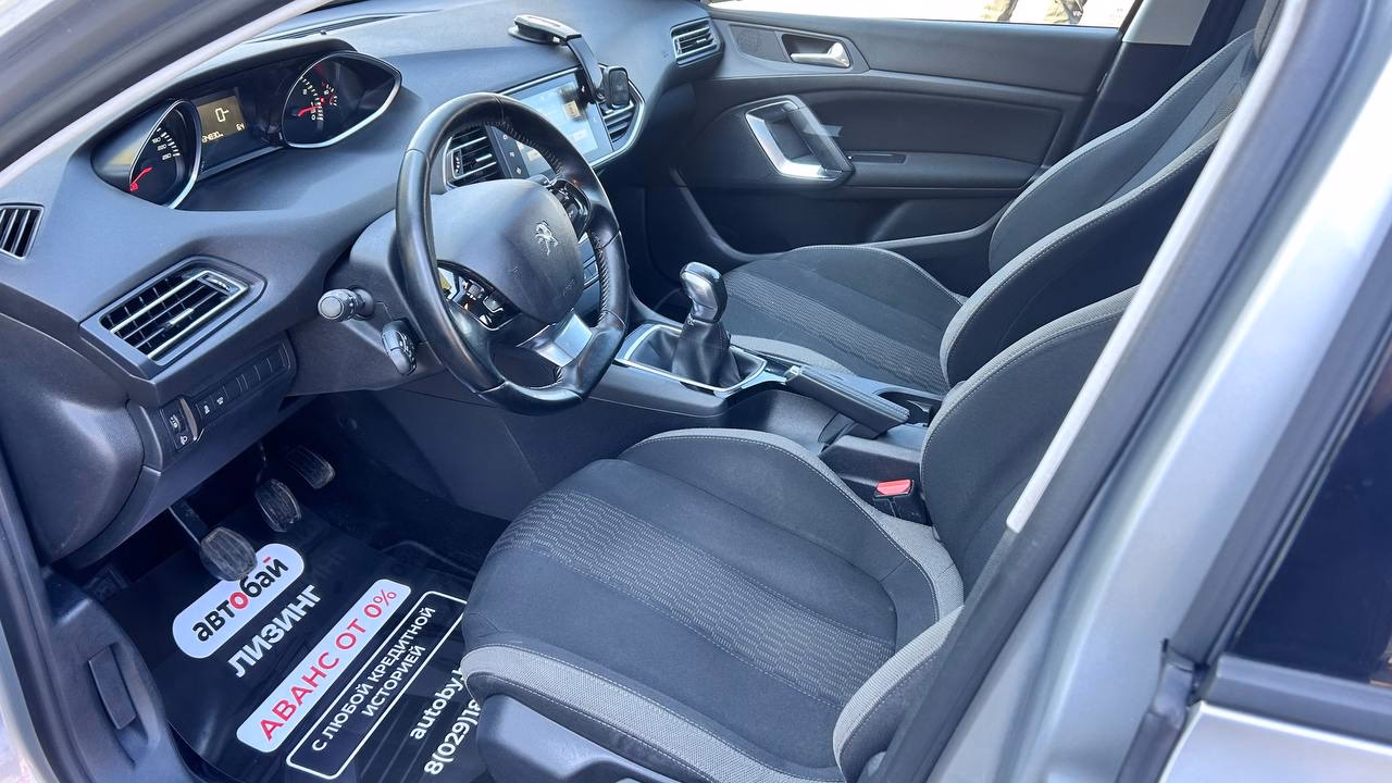 Peugeot 308 фото 9