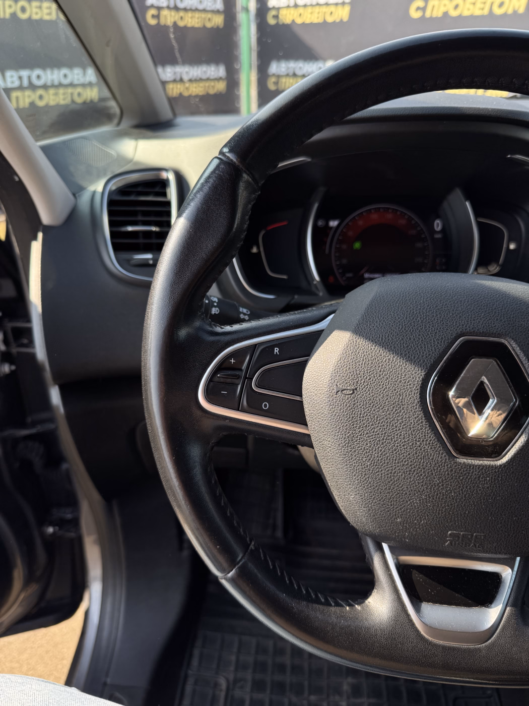 Renault Scenic фото 9