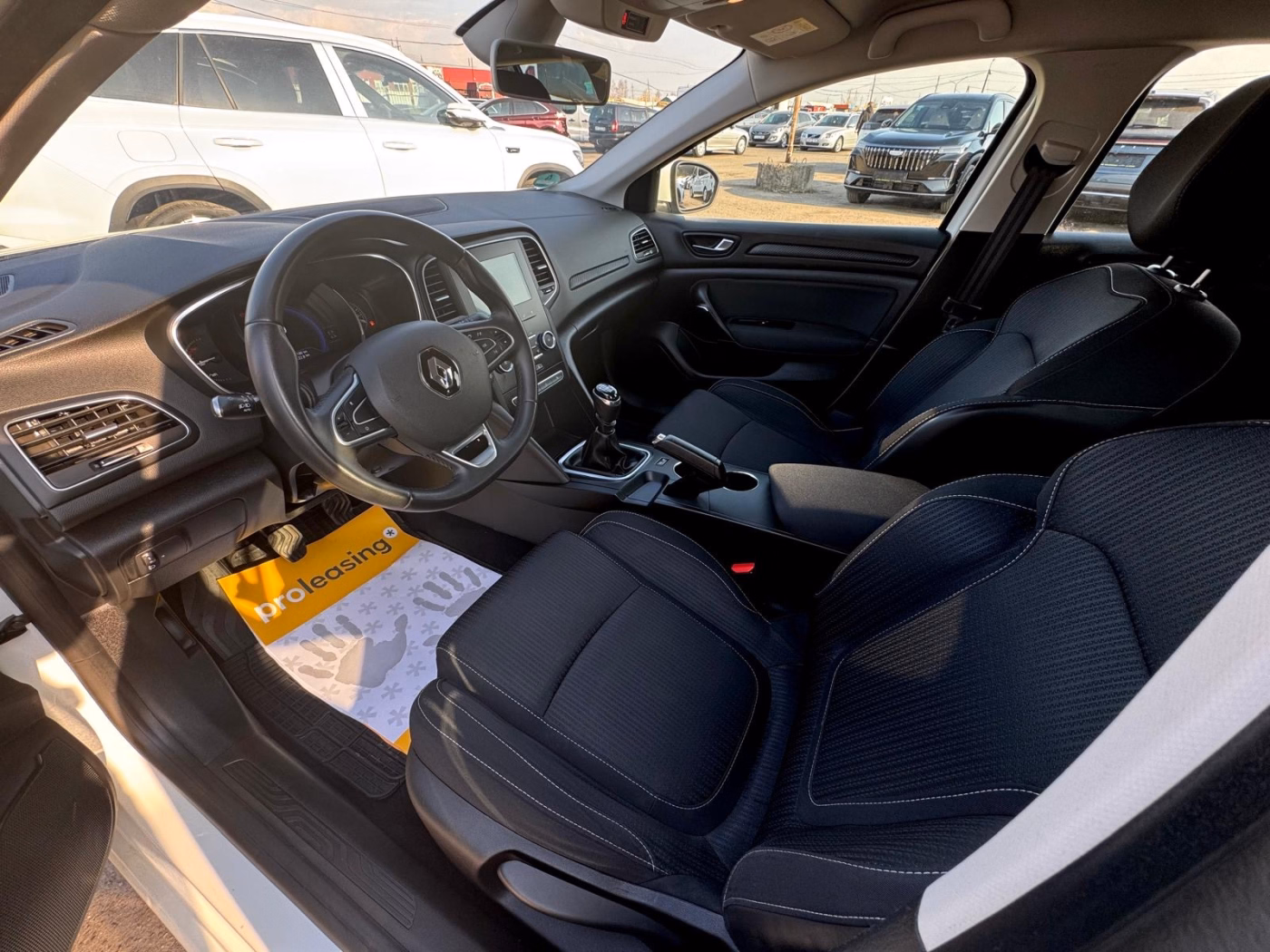 Renault Megane фото 8