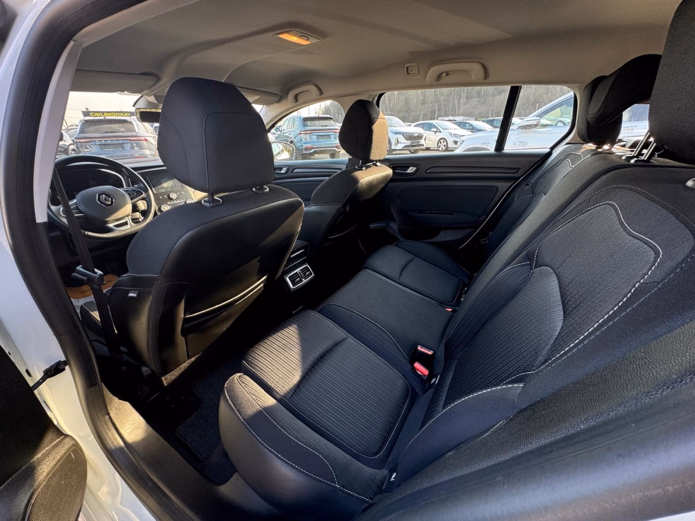Renault Megane фото 11