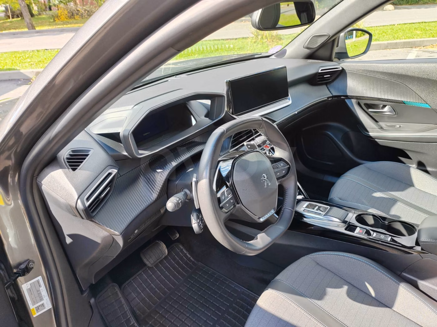 Peugeot 2008 фото 13