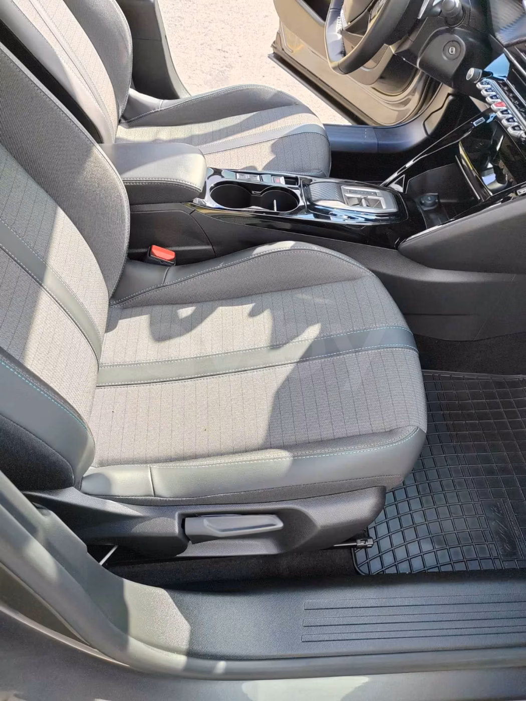 Peugeot 2008 фото 16