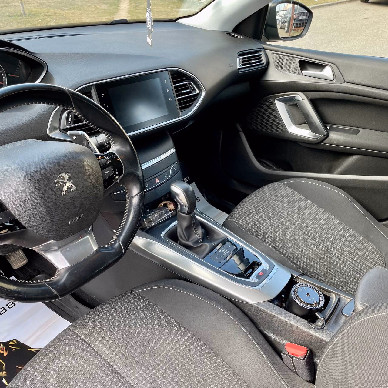 Peugeot 308 фото 7