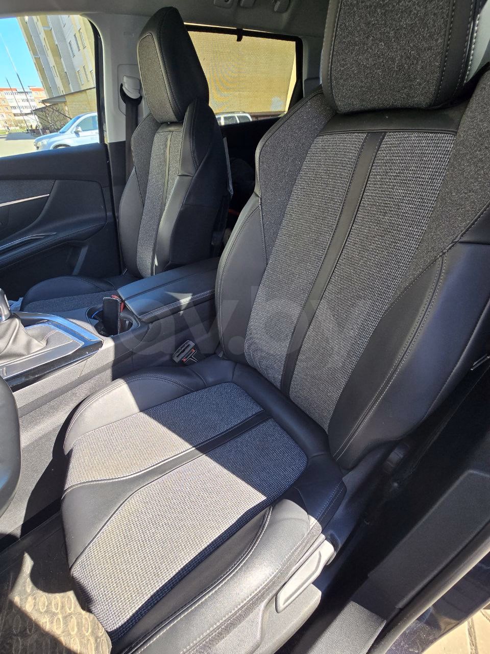 Peugeot 5008 фото 10